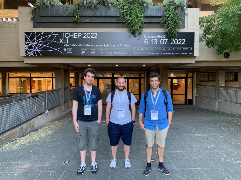 Gr@v members participate in the FLASY and ICHEP conferences